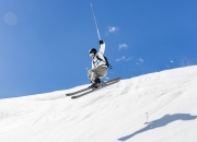 开云体育官网-NBA季后赛焦点战，巴西式火力如何压制摩纳哥式战术？