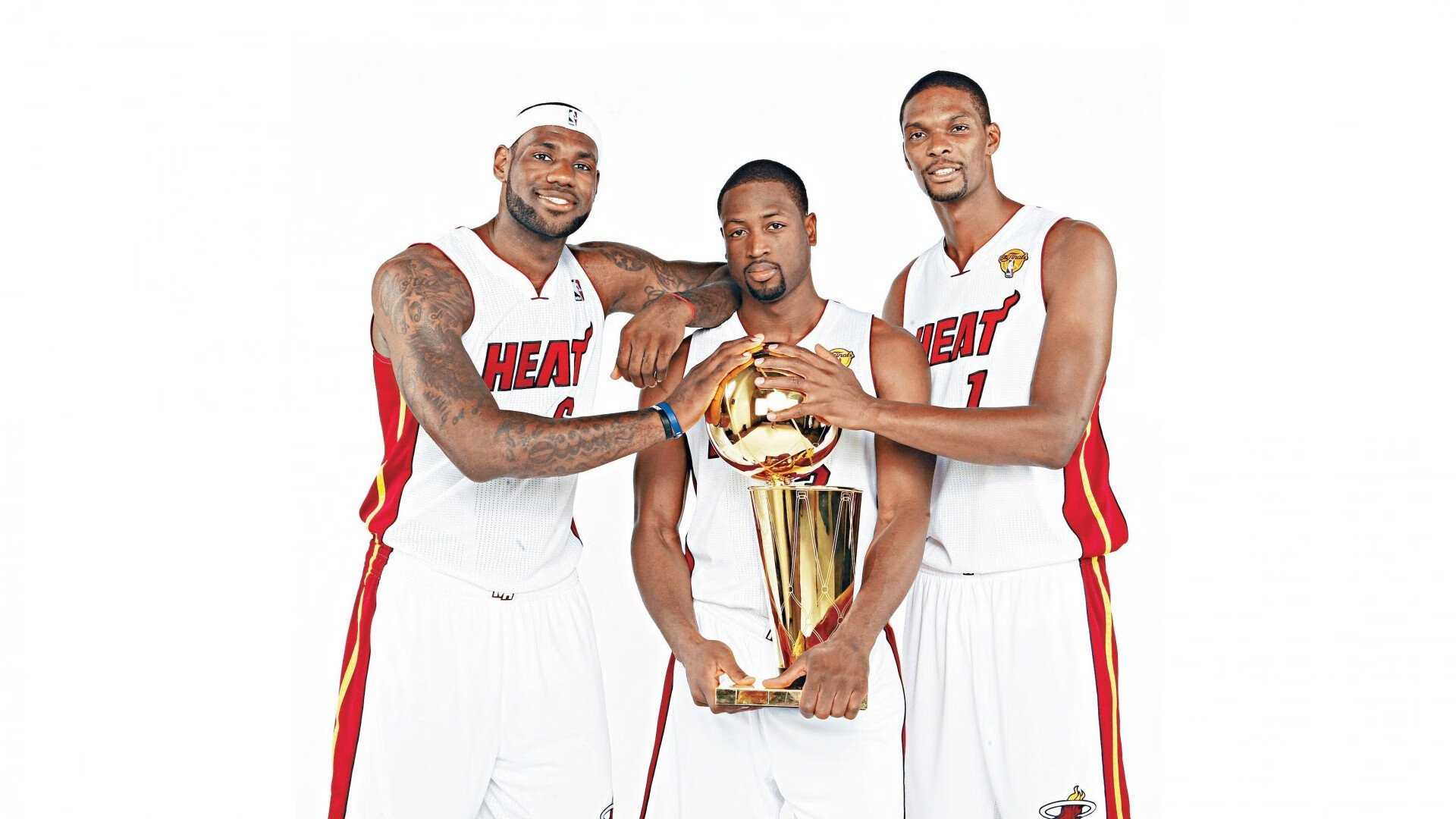 东契奇爆发与新疆队防守，两种胜利哲学的跨时空对话