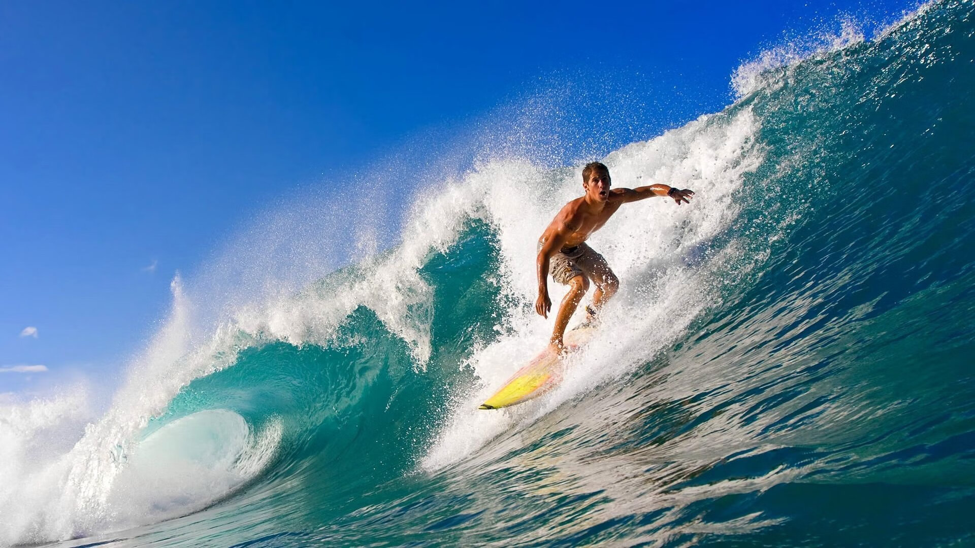 欧冠绝杀之夜，拜仁的利刃与曼联的叹息